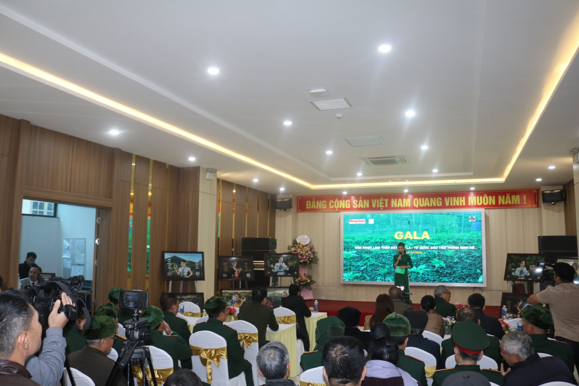  Gala "Sâm Ngọc Linh trên đất Sơn La - Từ Quốc bảo trở thành sinh kế"- Ảnh 3.