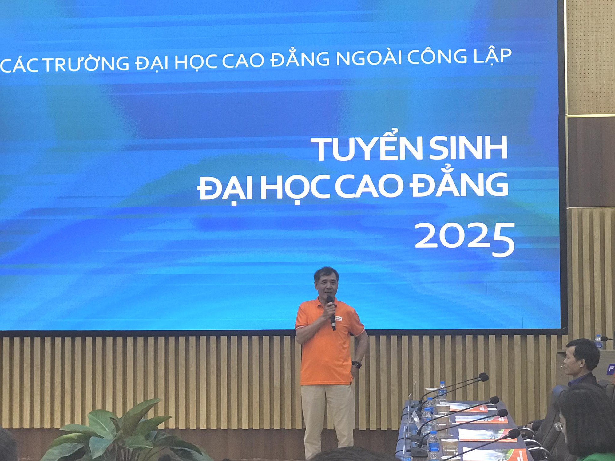Trường ngoài công lập nghiên cứu tuyển sinh đại học khi không dựa vào tổ hợp môn - Ảnh 3.