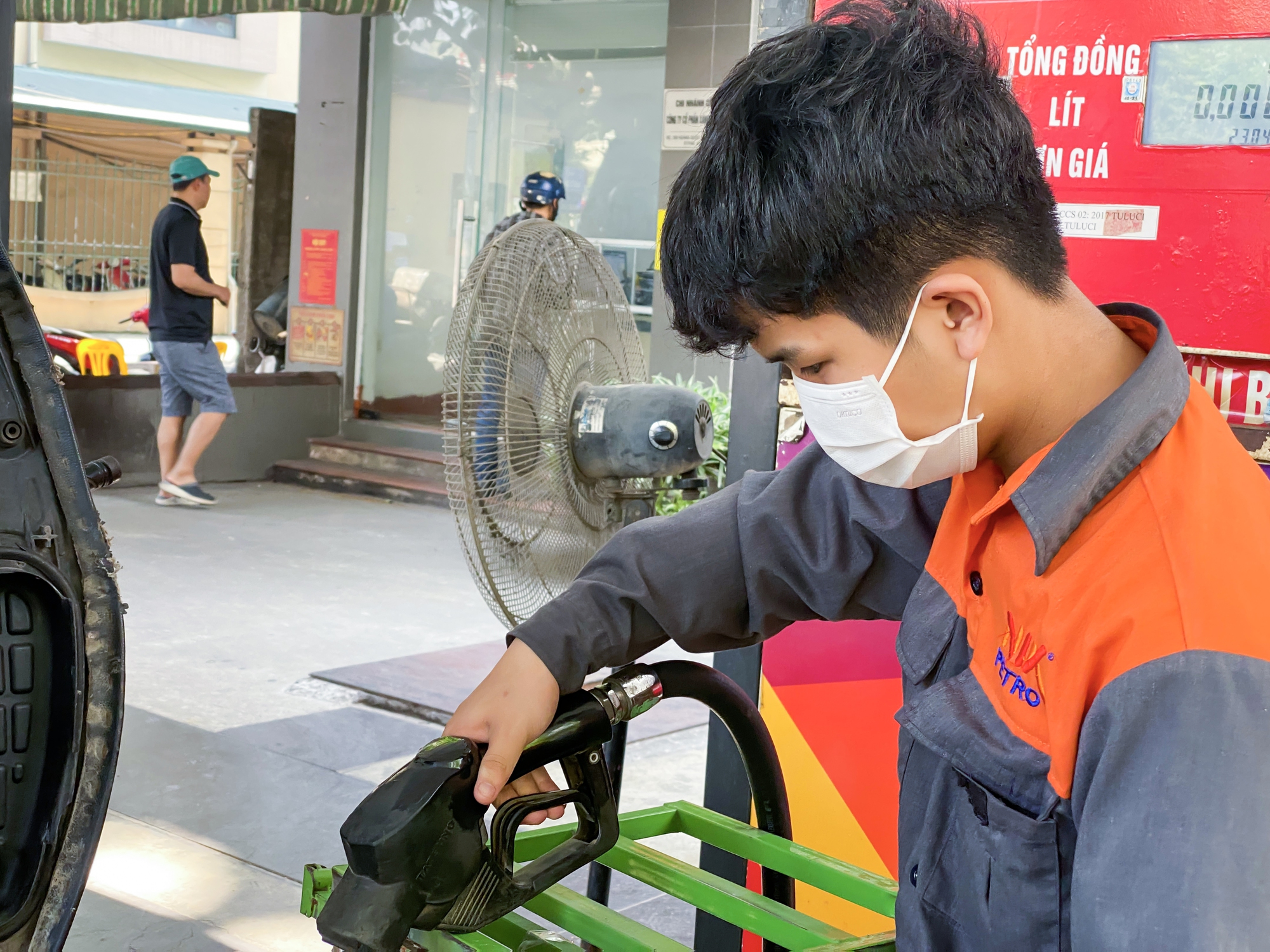 Giá xăng dầu hôm nay 21/2: Mới giảm đã tăng trở lại- Ảnh 3.