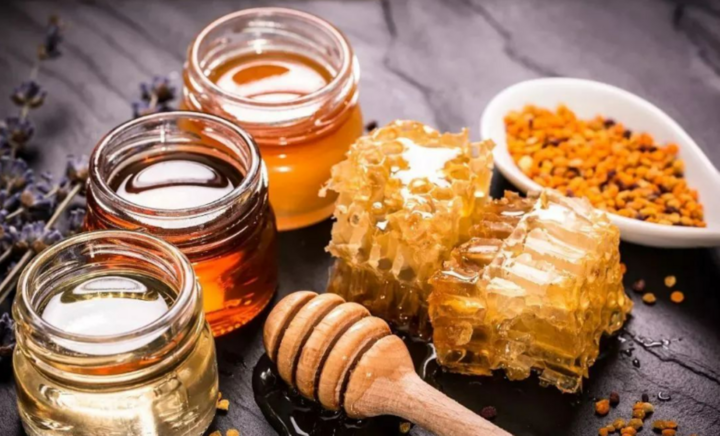 Những thứ củ này kết hợp cùng mật ong giúp giảm ho, giải độc gan hiệu quả, cách làm rất đơn giản - Ảnh 1. Những thứ củ này kết hợp cùng mật ong giúp giảm ho, giải độc gan hiệu quả, cách làm rất đơn giản - Ảnh 1.