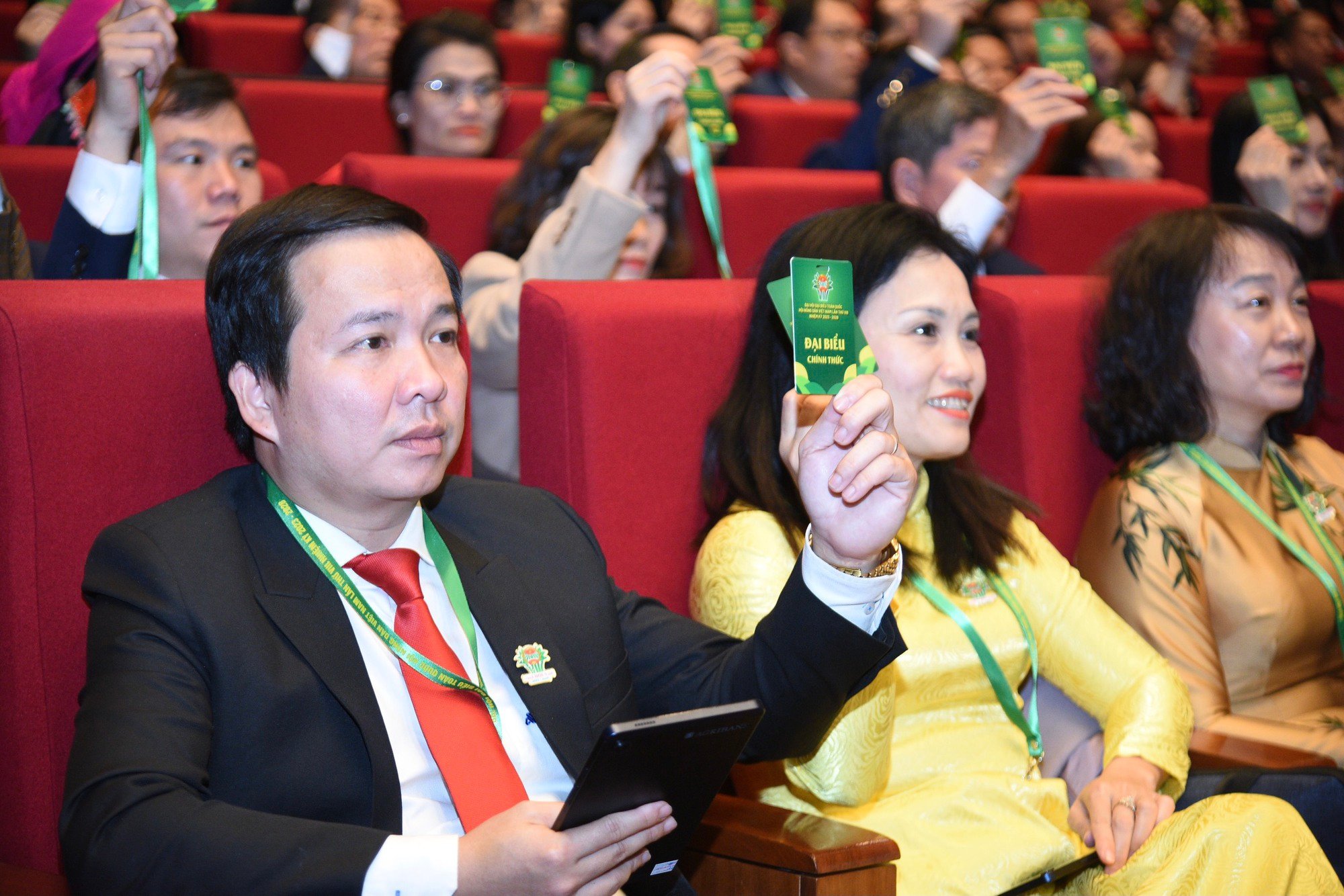 Khai mạc ngày làm việc thứ nhất Đại hội đại biểu toàn quốc Hội Nông dân Việt Nam lần thứ VIII- Ảnh 2.
