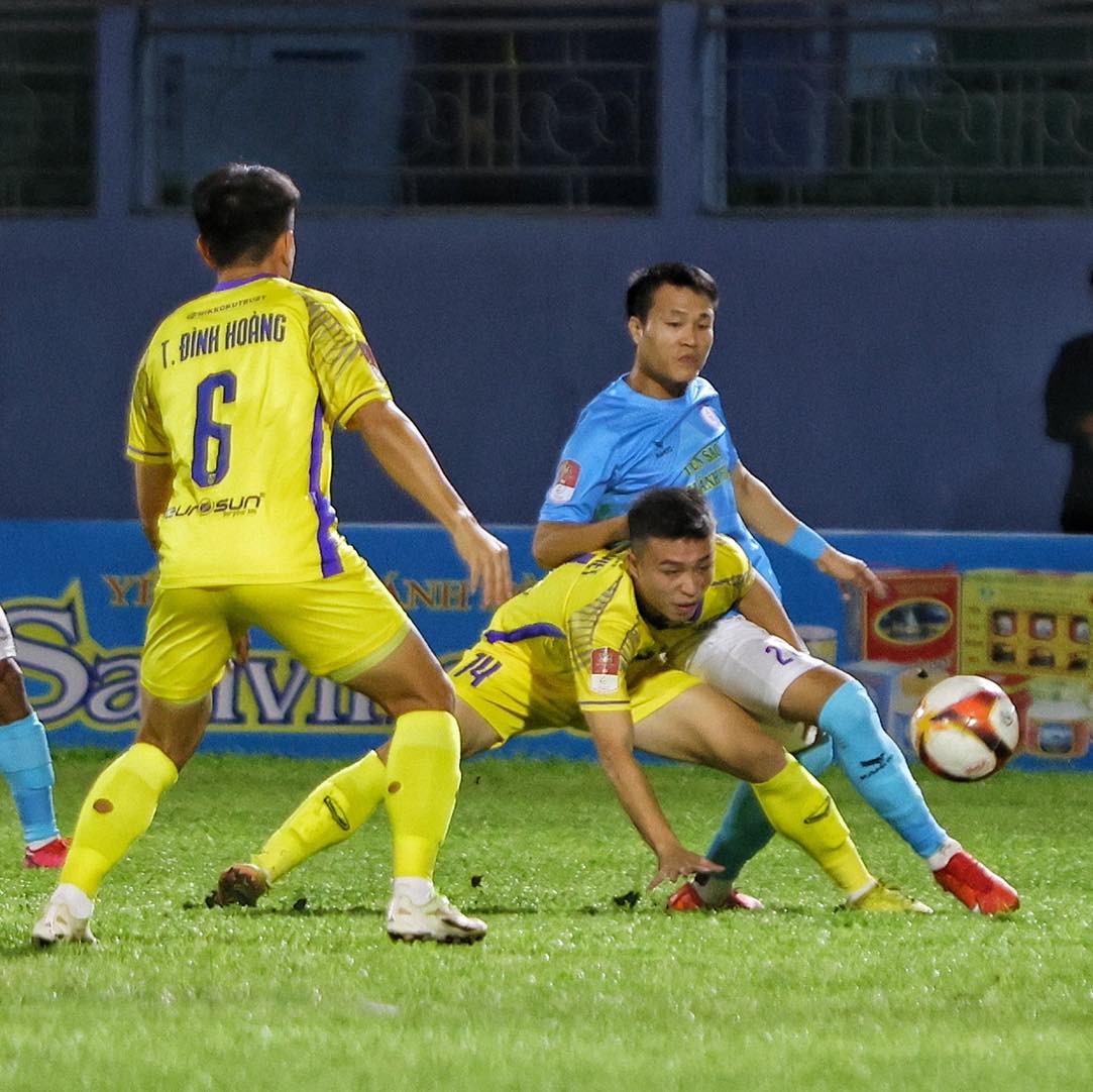 Đội quân &quot;gen Z&quot; của SLNA có chiến thắng thứ 2 tại V.League - Ảnh 3.