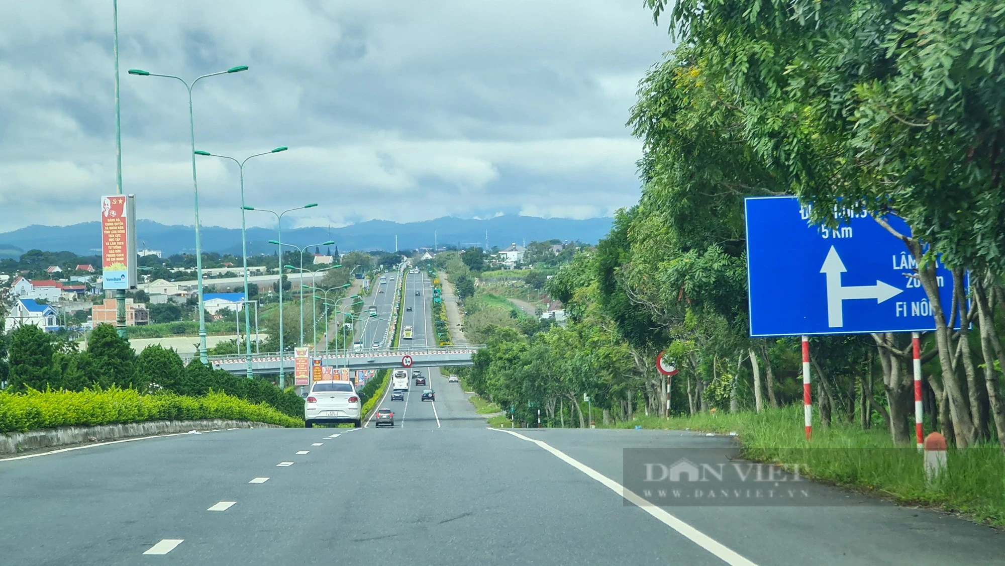 Báo động tình trạng trộm cắp dây điện của hệ thống chiếu sáng trên cao tốc Liên Khương – Prenn - Ảnh 1.