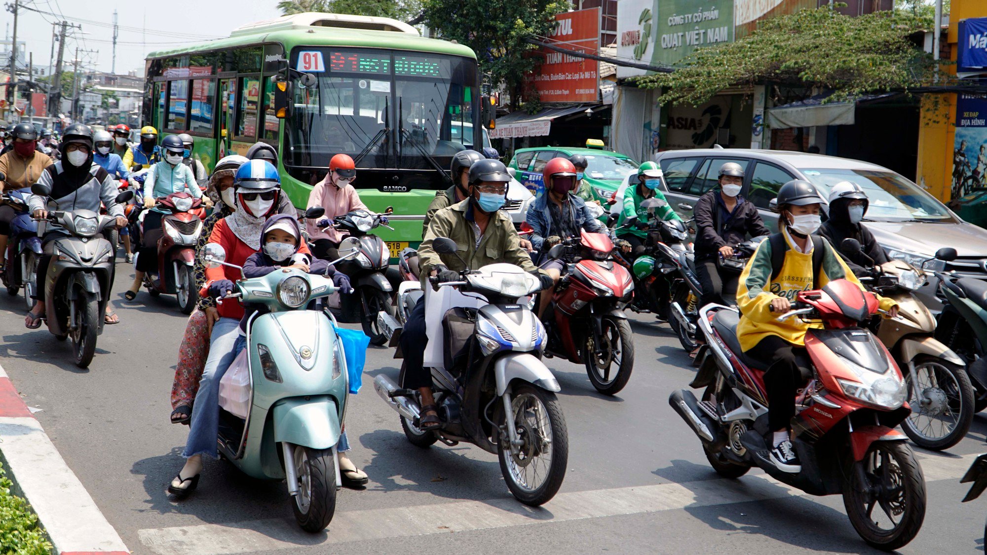 Hai dự án nghìn tỷ đồng giúp giảm tình trạng kẹt xe triền miên cửa ngõ Đông Bắc TP.HCM - Ảnh 1.