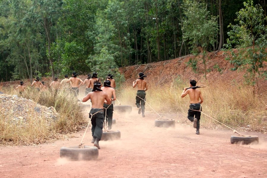 Toàn cảnh thao trường "1 phút cũng luyện, 1 giây cũng rèn" của Cảnh sát cơ động phòng chống khủng bố- Ảnh 11.