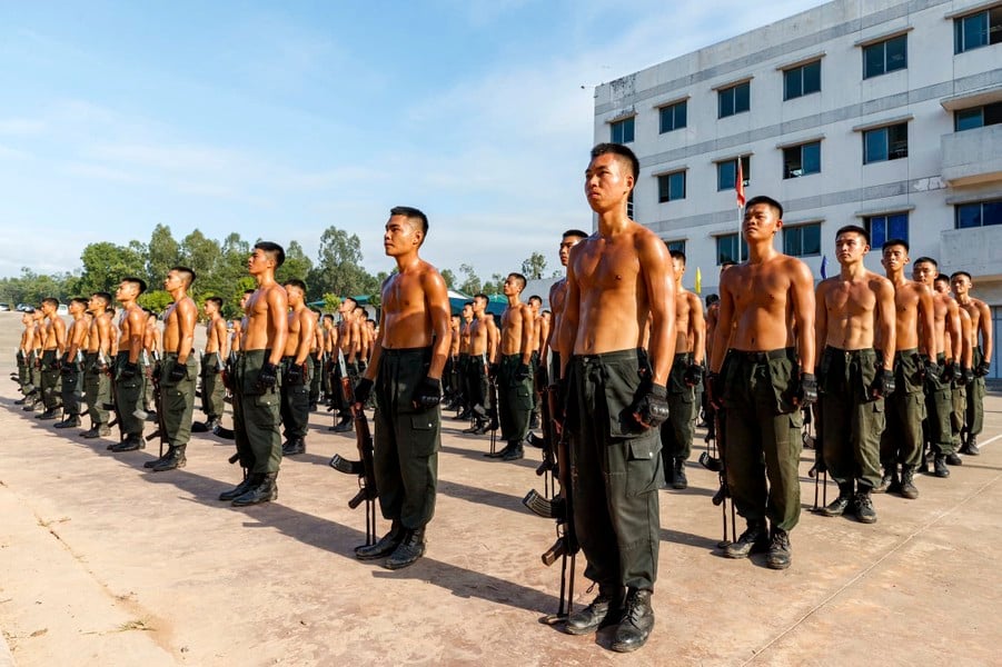 Toàn cảnh thao trường "1 phút cũng luyện, 1 giây cũng rèn" của Cảnh sát cơ động phòng chống khủng bố- Ảnh 13.