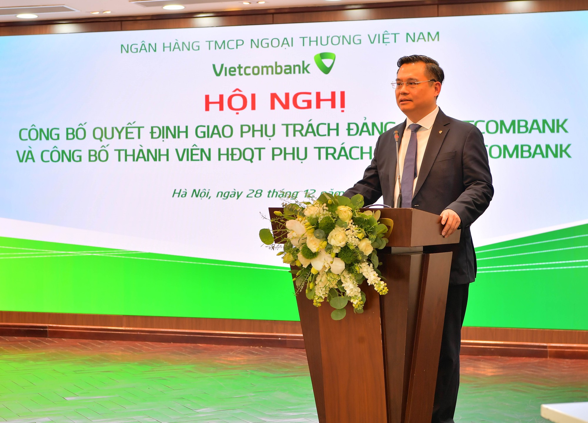 Vietcombank tổ chức hội nghị công bố quyết định giao phụ trách Đảng bộ và thành viên phụ trách Hội đồng quản trị - Ảnh 4.