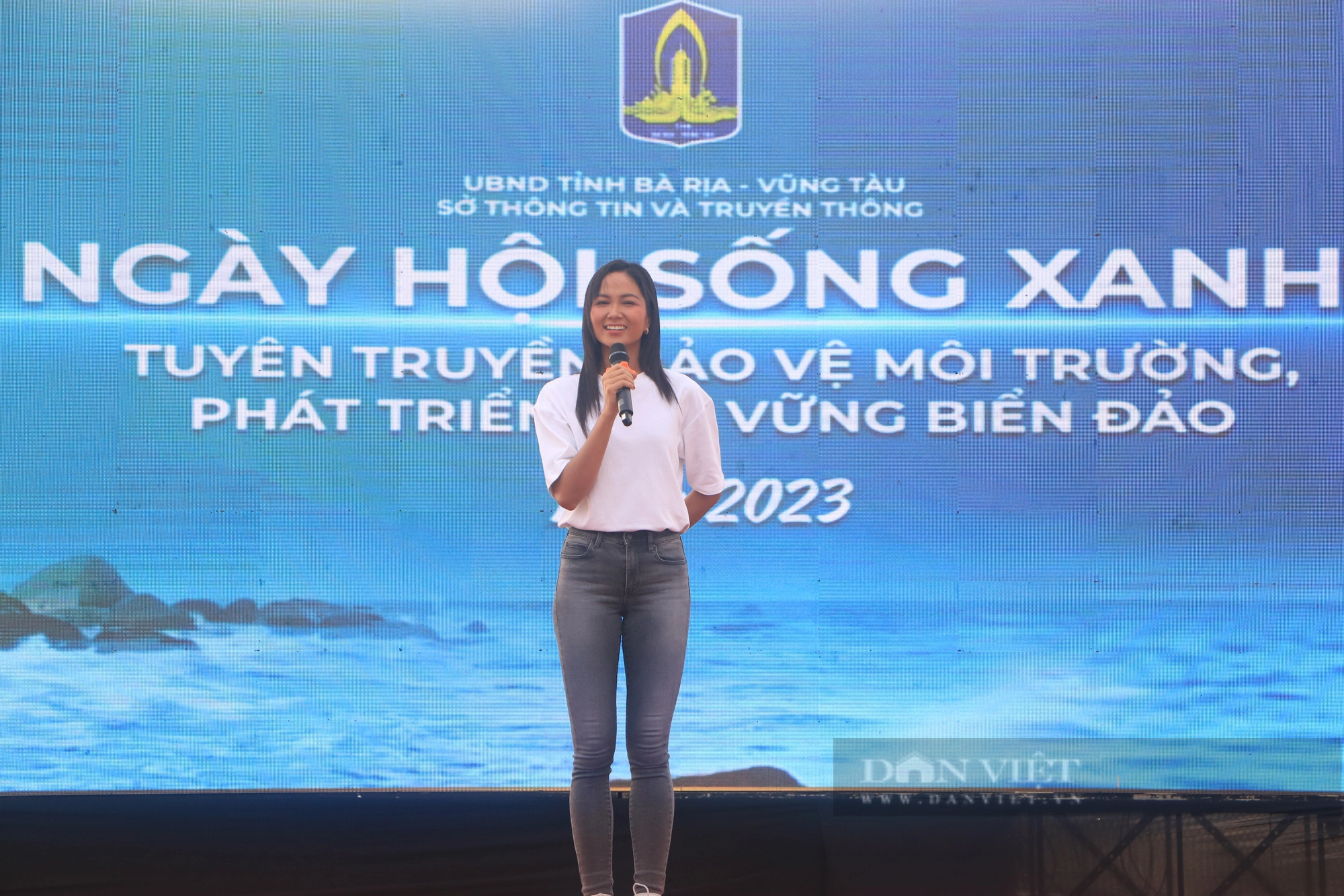 Bà Rịa - Vũng Tàu: Hàng trăm người ra bãi biển dọn rác từ sáng sớm - Ảnh 5.