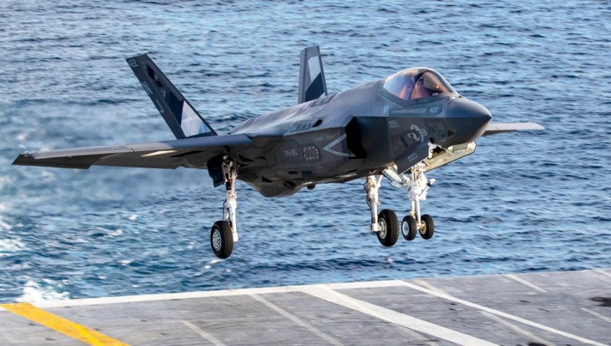 Hình ảnh tiêm kích F-35C tráng gương để tàng hình - Ảnh 6.