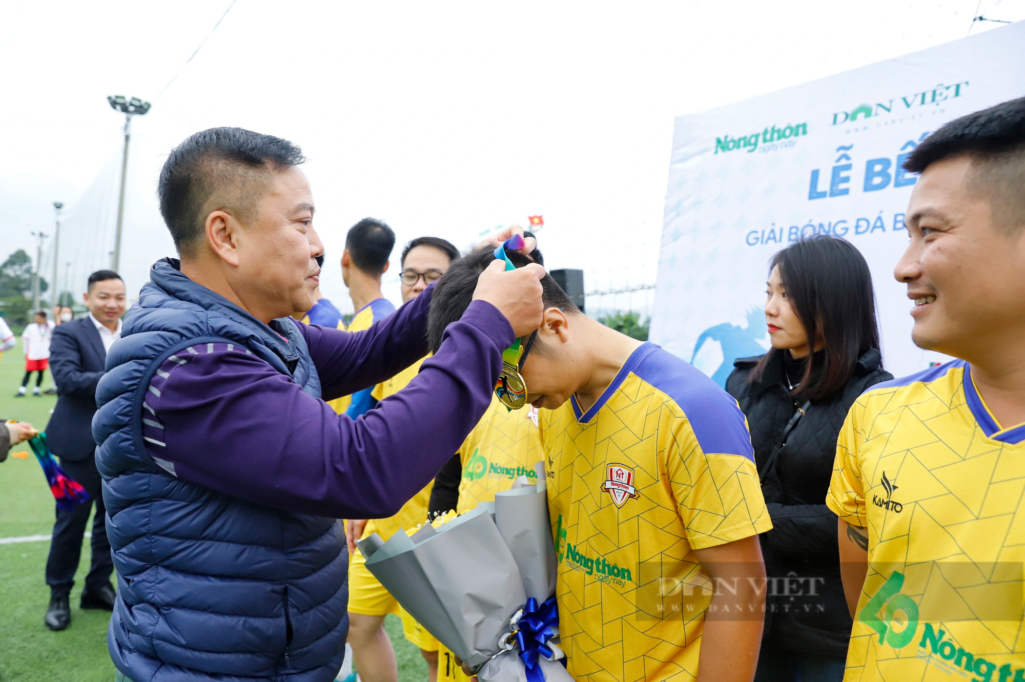 Hình ảnh Lễ bế mạc Giải bóng đá Báo Nông thôn Ngày nay/Dân Việt năm 2023 - Ảnh 13.