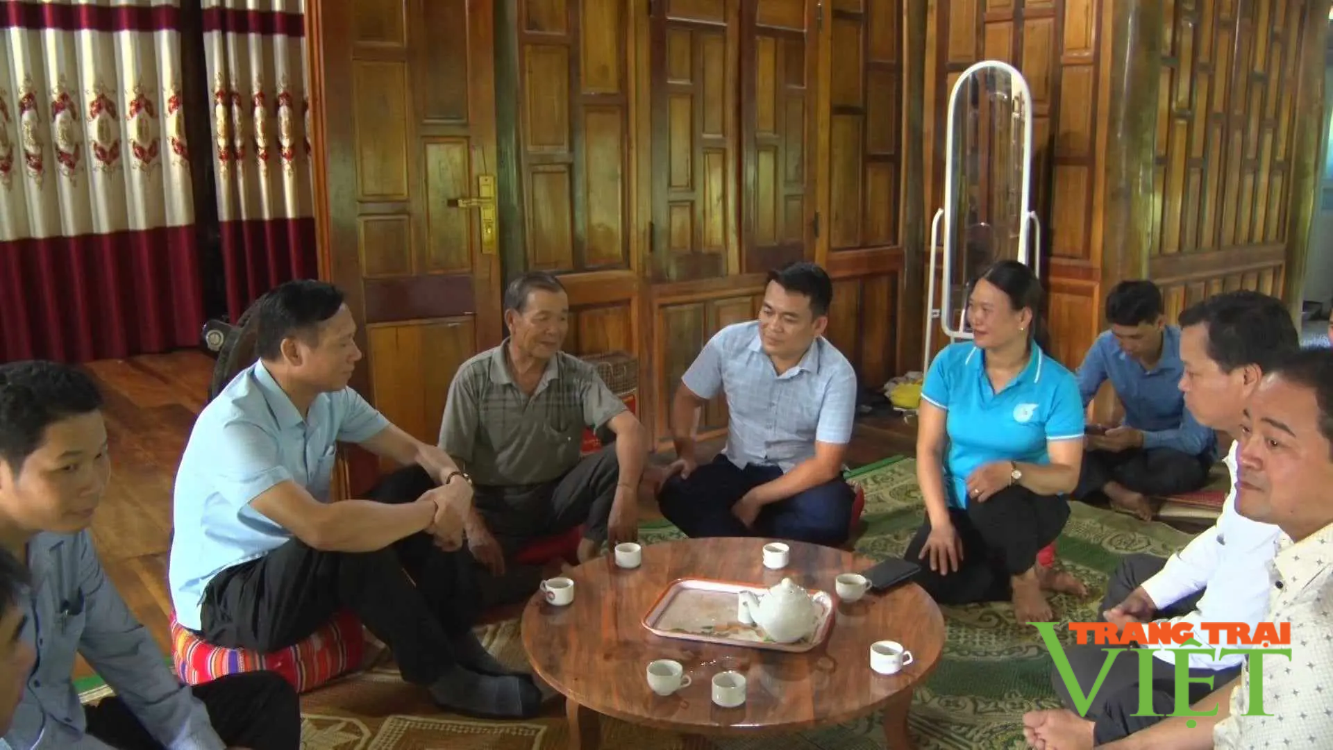 Điện Biên Đông: Phát huy vài trò của già làng, người có uy tín - Ảnh 2. Điện Biên Đông: Phát huy vài trò của già làng, người có uy tín - Ảnh 2.