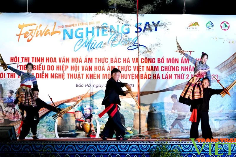 Tinh hoa văn hoá ẩm thực và tiếng khèn Mông trên cao nguyên trắng Bắc Hà - Ảnh 4. Tinh hoa văn hoá ẩm thực và tiếng khèn Mông trên cao nguyên trắng Bắc Hà - Ảnh 4.