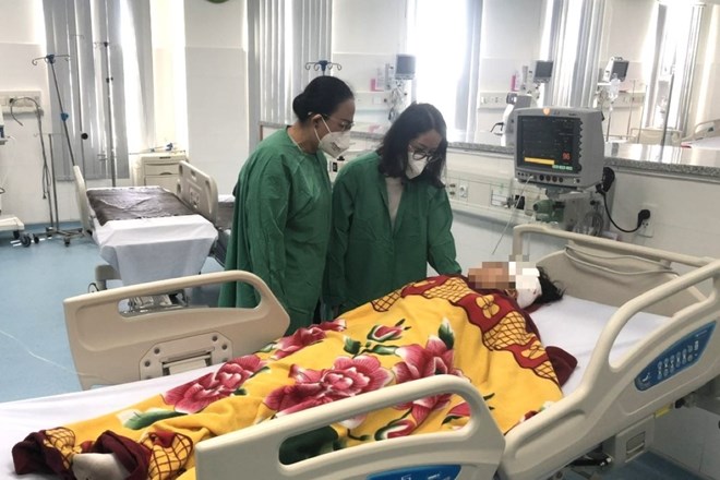 Nam sinh lớp 7 dùng kéo đâm nữ sinh bị thương - Ảnh 1.