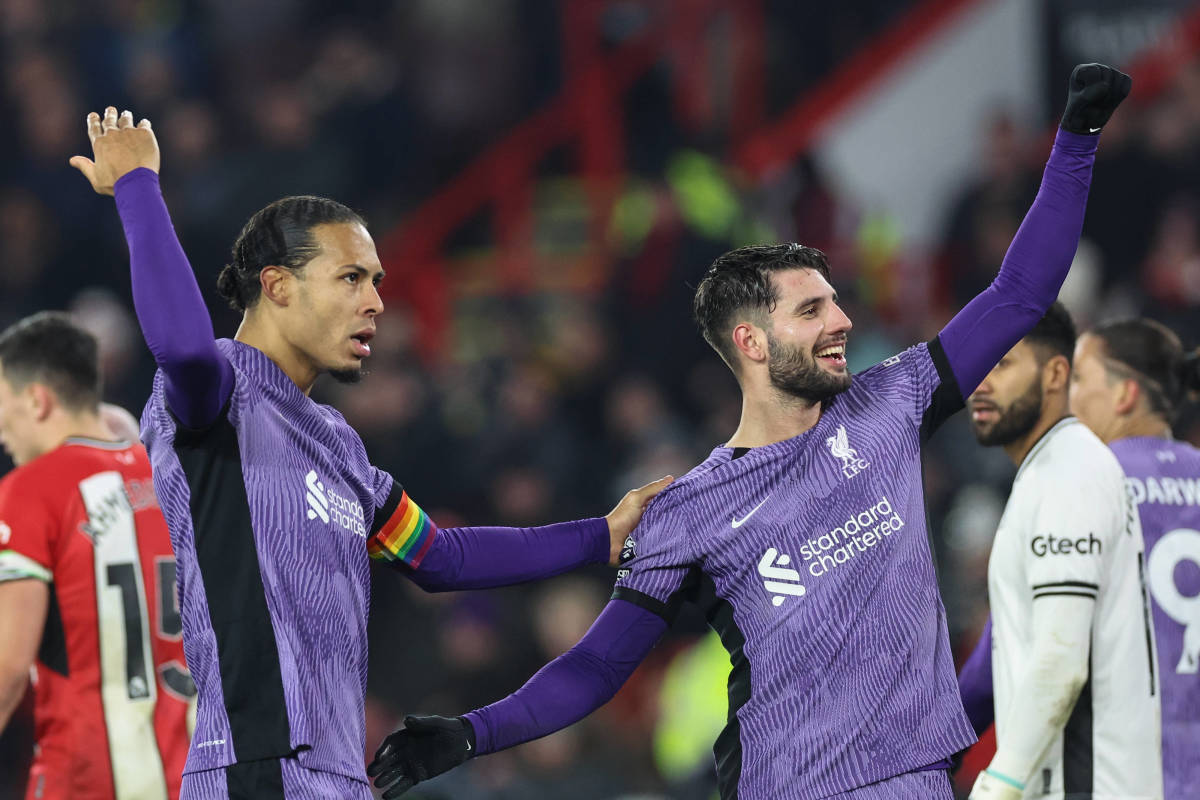 Ngắt chuỗi thủng lưới sân khách, Liverpool kiên trì bám đuổi Arsenal - Ảnh 1.