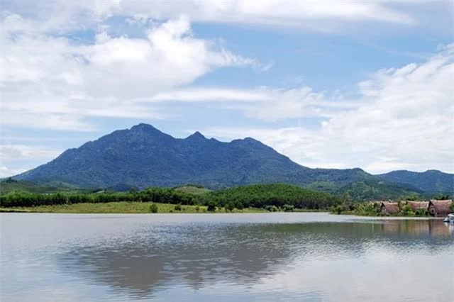 Bí ẩn ngọn núi Tổ linh thiêng nhất Việt Nam: Đang thờ vị thần đứng đầu Tứ bất tử - Ảnh 3.