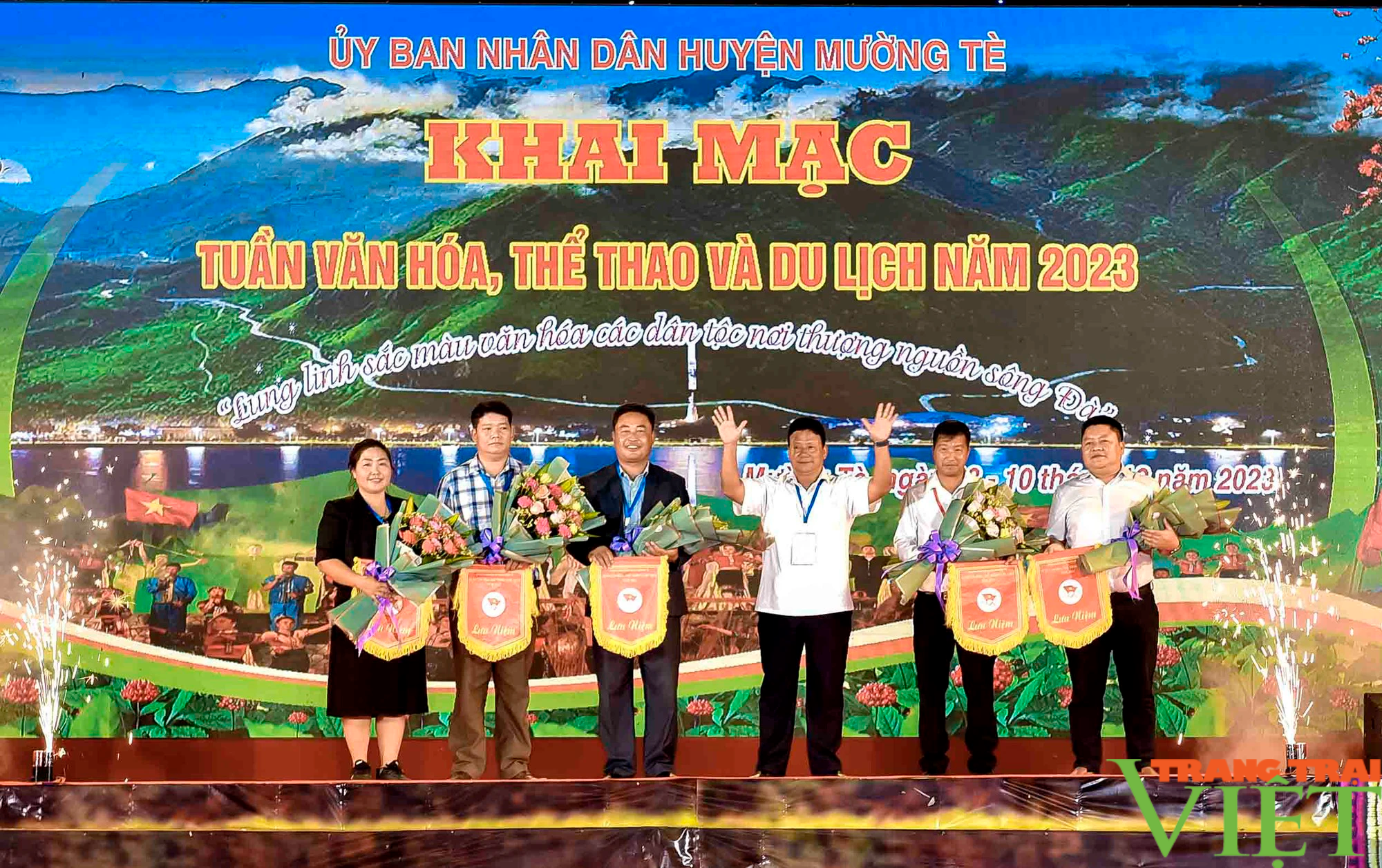 Lung linh sắc màu văn hóa các dân tộc nơi thượng nguồn sông Đà - Ảnh 9. Lung linh sắc màu văn hóa các dân tộc nơi thượng nguồn sông Đà - Ảnh 9.
