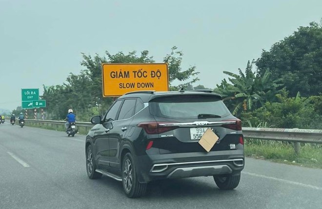 Mức phạt hành vi che biển số khi tham gia giao thông mà người dân cần biết - Ảnh 1.