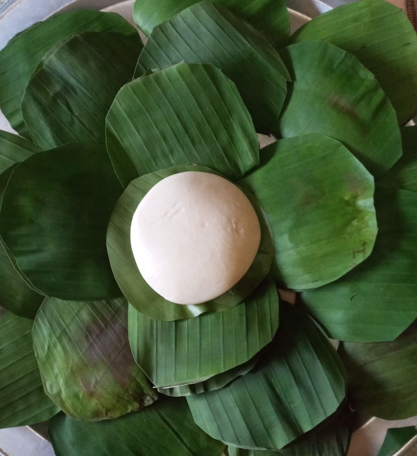 Vì sao đồng bào dân tộc Mông cứ dịp lễ Tết là lại hò nhau giã bánh dày? - Ảnh 2.