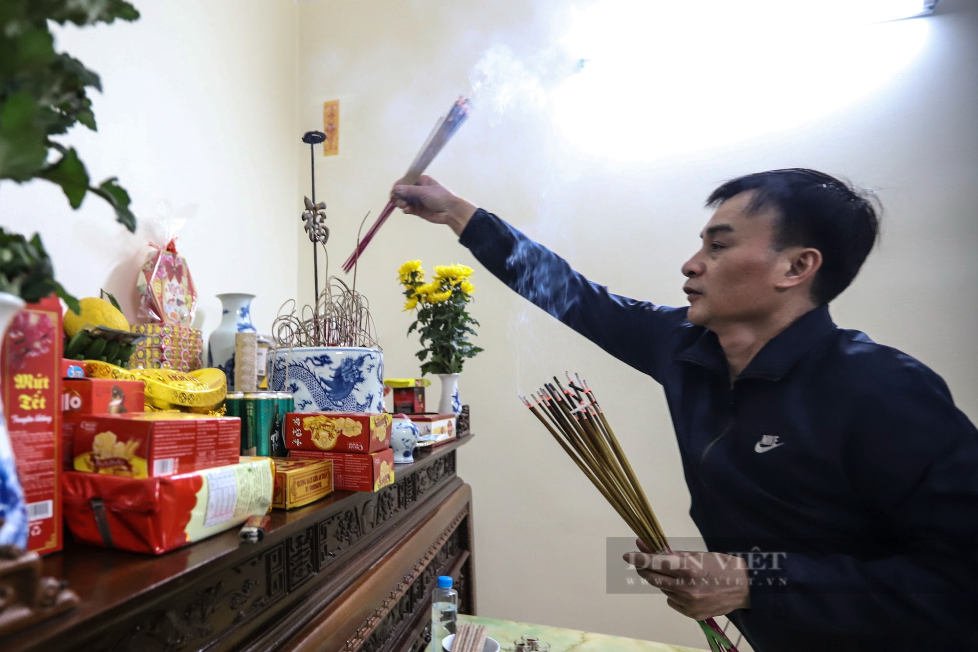Độc đáo tục xin lửa mang may mắn từ đình làng về tới nhà ở Hà Nội - Ảnh 14.