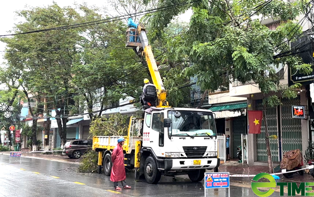 Quảng Ngãi: Đầu tư nhiều triệu đô mua thiết bị xe máy chuyên dụng mới làm sạch, đẹp phố thị  - Ảnh 6.