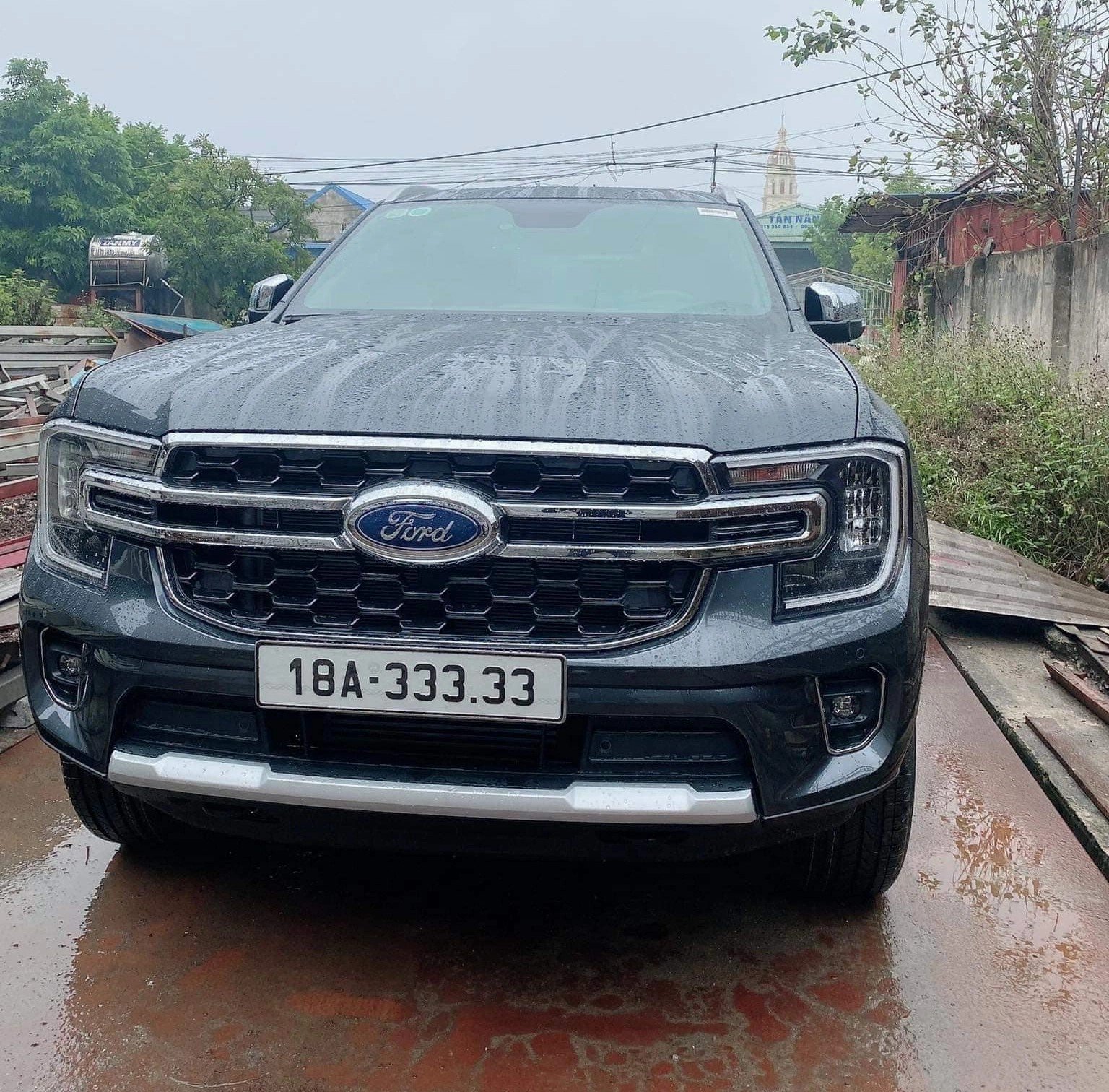 Ngỡ ngàng giá Ford Everest 2023 biển ngũ quý 3 được rao bán - Ảnh 1.