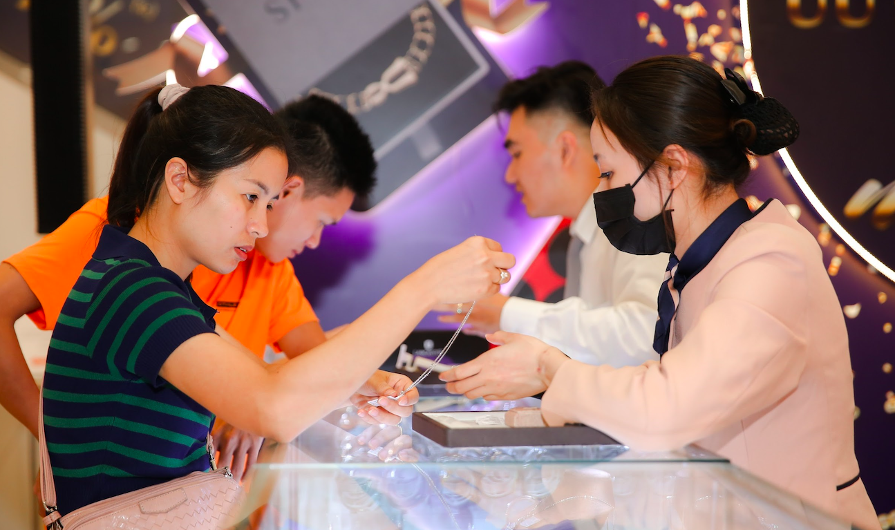 Valentine tặng quà gì cho người yêu? - Ảnh 1.