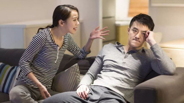 Tình cảnh của người vợ đang đi làm chồng cũng bắt về tòm tem, không được quan hệ liền kể lể với bạn bè - Ảnh 2.