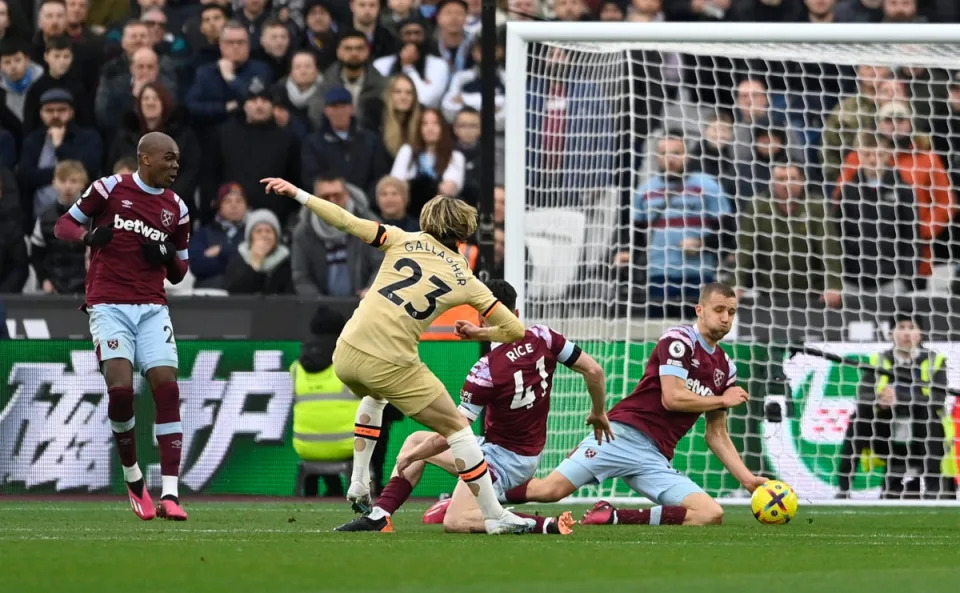 HLV Potter nói gì khi Chelsea bị trọng tài “cướp” quả phạt đền? - Ảnh 2.