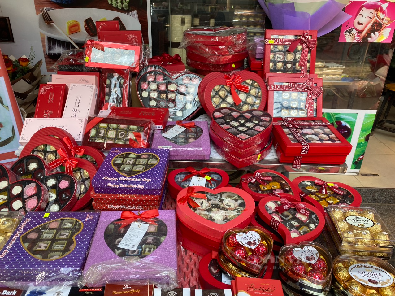 Quà Valentine 2023: Socola, hoa tươi quá quen thuộc, năm nay người dùng chuyển sang quà tặng mới độc, lạ hơn - Ảnh 2.