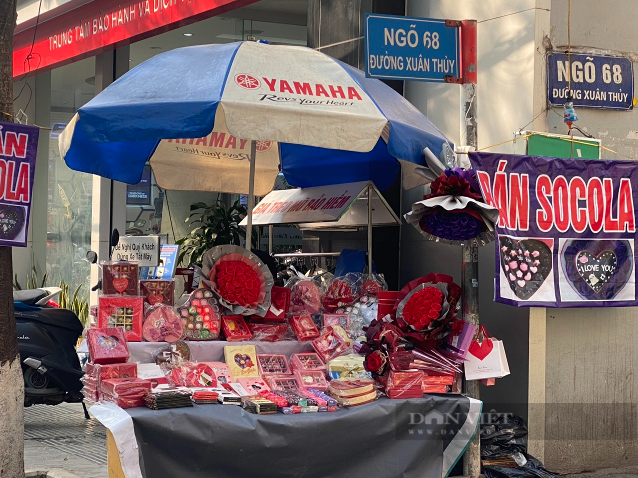 Quà Valentine 2023: Socola, hoa tươi quá quen thuộc, năm nay người dùng chuyển sang quà tặng mới độc, lạ hơn - Ảnh 1.