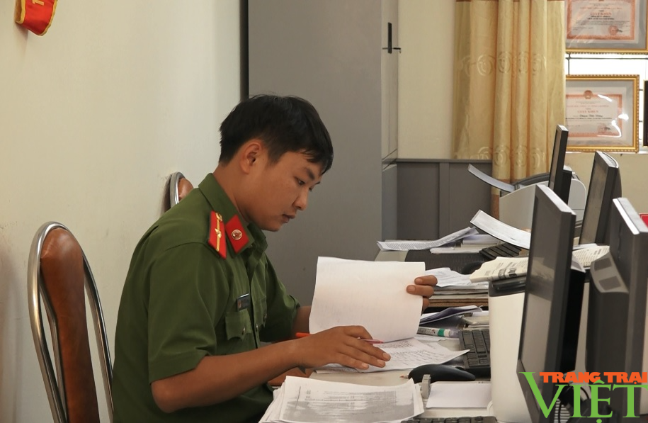 Nâng cao hiểu biết pháp luật cho người dân xã vùng cao Lai Châu - Ảnh 3. Nâng cao hiểu biết pháp luật cho người dân xã vùng cao Lai Châu - Ảnh 3.