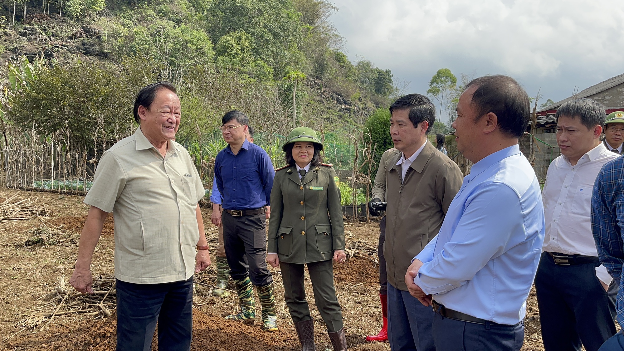 Ảnh: Toàn cảnh lễ trồng cây trao sinh kế cho nông dân Lạng Sơn - Ảnh 7.