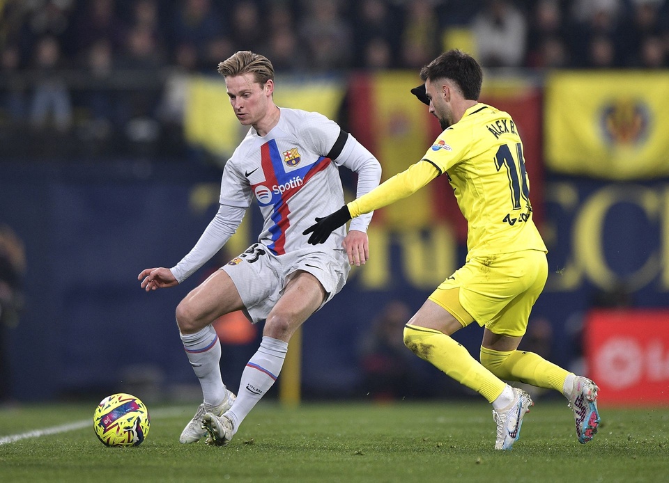 Thắng sít sao Villarreal, Barcelona bỏ xa Real Madrid 11 điểm - Ảnh 1.