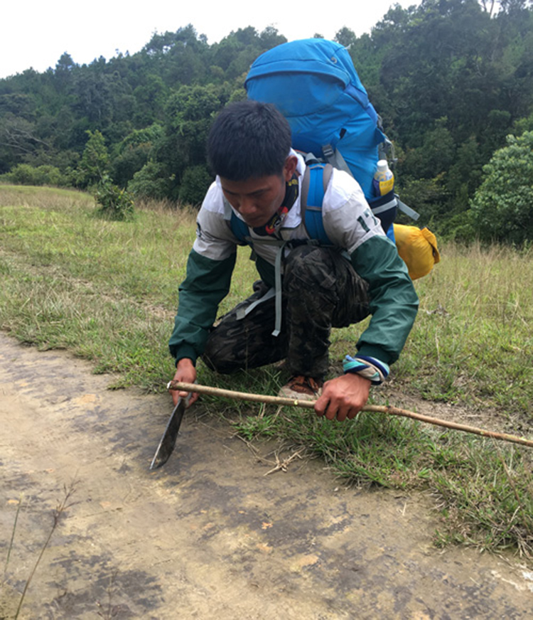 Khai thác du lịch cung đường trekking đẹp bậc nhất Việt Nam - Ảnh 2.