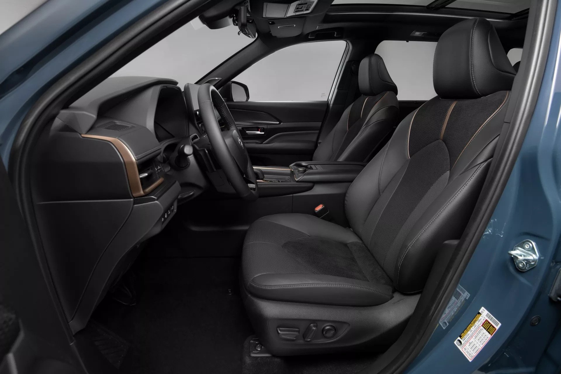Xe gầm cao 7 chỗ Toyota Grand Highlander ra mắt - Ảnh 17.