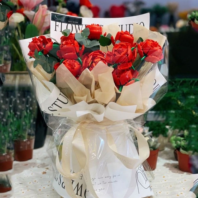 Lạ mắt trend mới hoa, quà dịp Valentine - Ảnh 1.