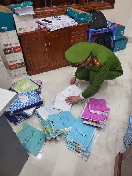 Hải Dương: Bắt 4 lãnh đạo công ty, trung tâm liên quan vụ việc ở Trung tâm Đăng kiểm xe cơ giới 34 - 05D - Ảnh 2.