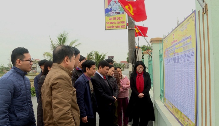 Nông thôn mới Ứng Hòa: Đường làng đẹp như phim, lại có khu vui chơi như công viên, ai cũng đánh giá hài lòng - Ảnh 1.