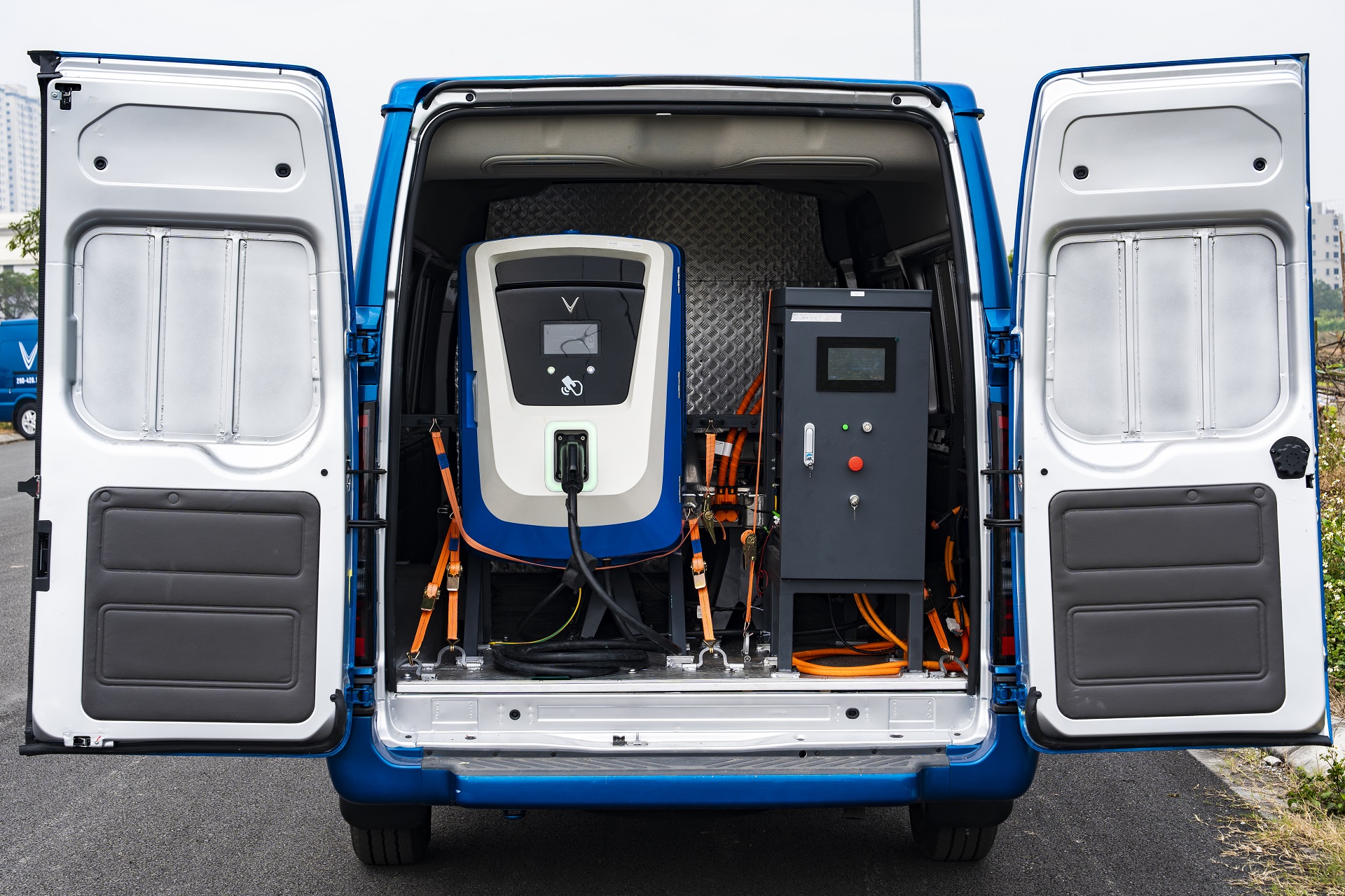 VinFast triển khai dịch vụ sạc pin lưu động 24/7 trên toàn quốc - Ảnh 2.