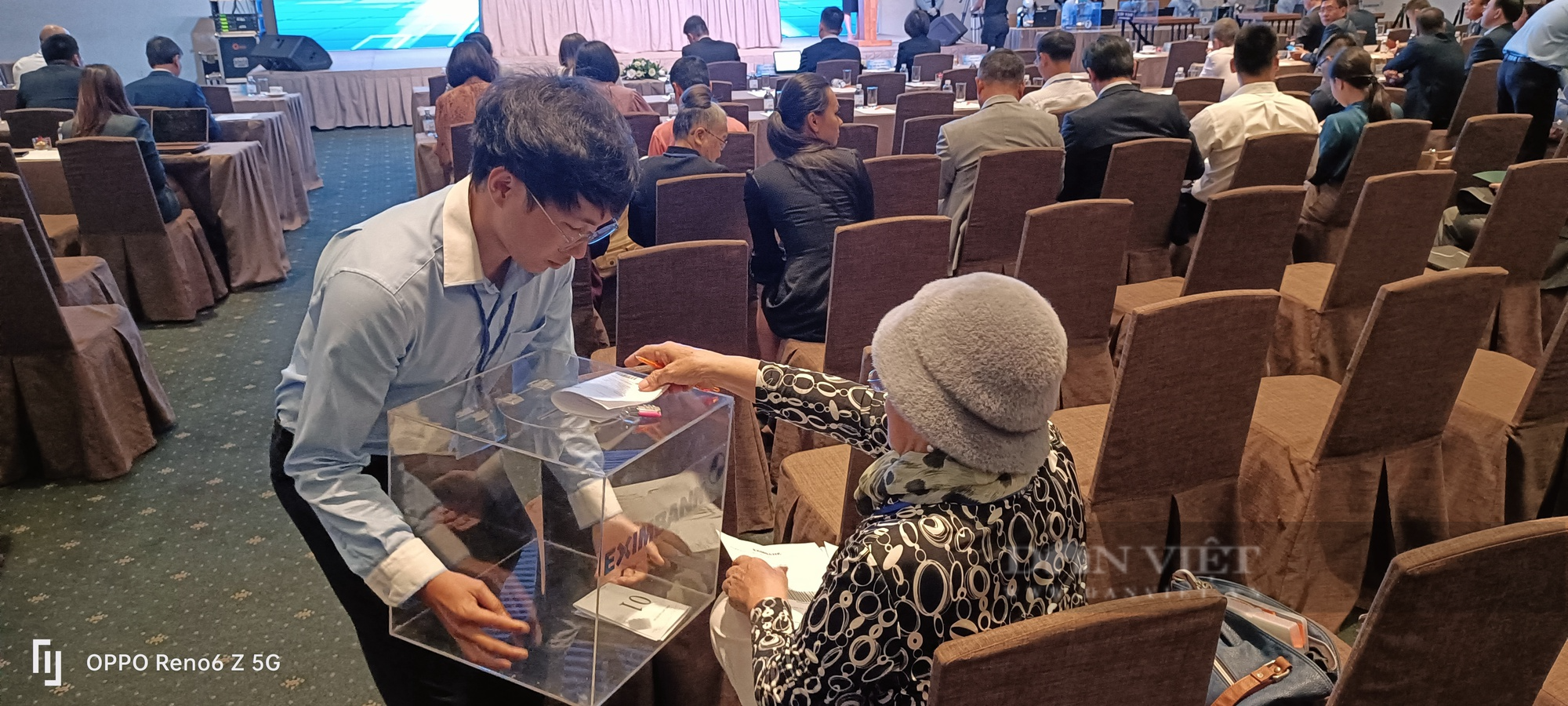 Tỷ lệ cổ đông tham dự đạt 82,27%, Đại hội cổ đông bất thường Eximbank đủ điều kiện tiến hành - Ảnh 5.