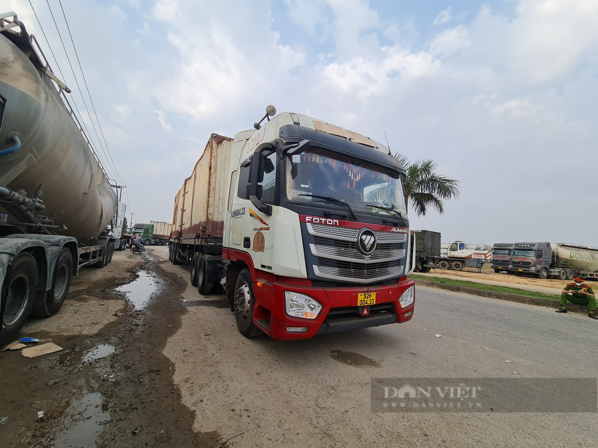 Vụ tai nạn thảm khốc làm 8 người chết ở Quảng Nam: Chuyến xe đi khám bệnh thành... “đại tang” - Ảnh 3.