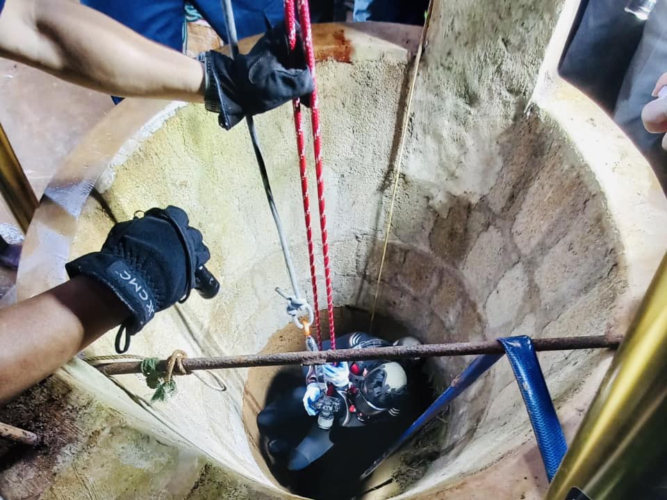 Quảng Trị: Vợ thoát chết ngoạn mục khi cùng chồng rơi xuống giếng sâu - Ảnh 1.