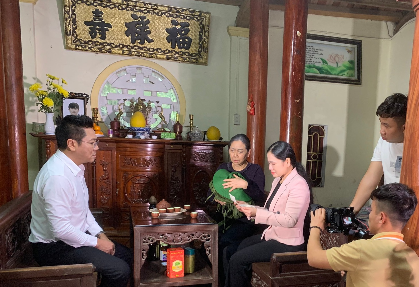 “Lá thư trong ba lô” gây xúc động mãnh liệt khi viết nên từ lá thư 34 năm thất lạc của một liệt sĩ  - Ảnh 2.
