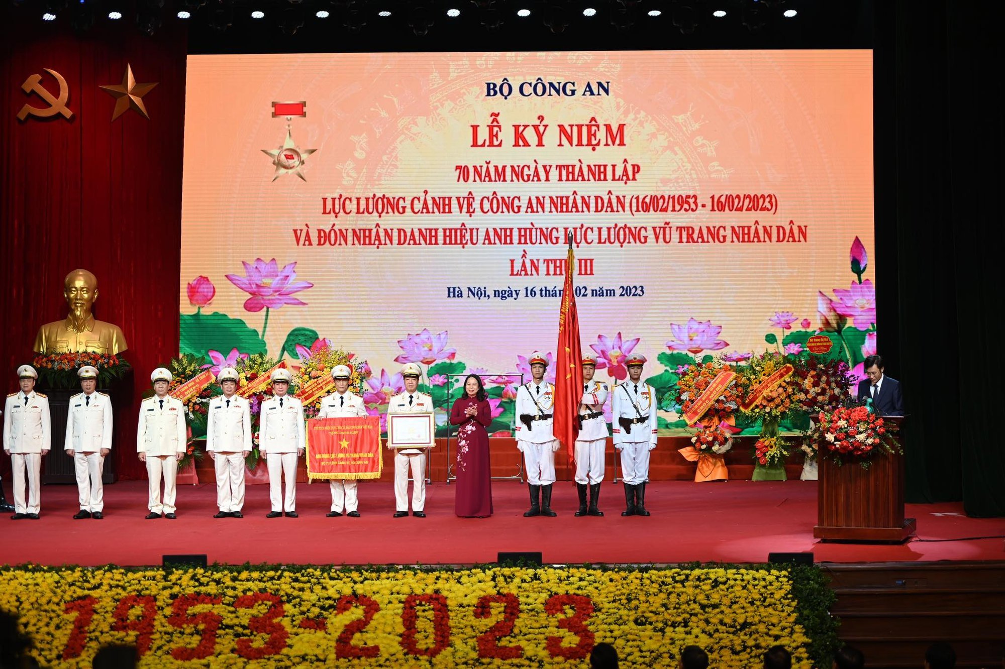 Quyền Chủ tịch nước Võ Thị Ánh Xuân dự lễ kỷ niệm 70 năm Ngày thành lập lực lượng cảnh vệ - Ảnh 1.