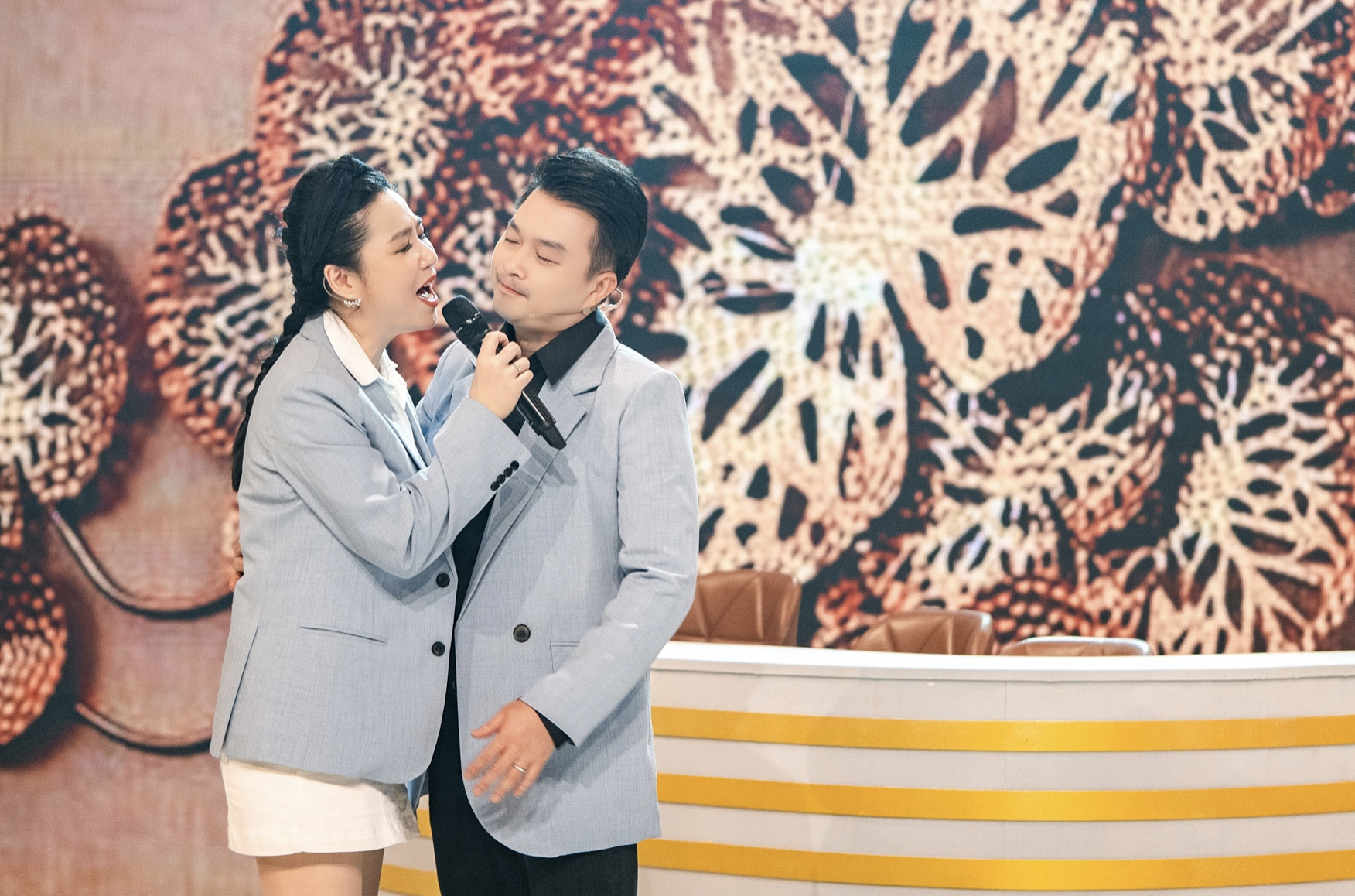 Diễn viên Tuấn Khải và Lê Khánh kể chuyện tình &quot;Bé yêu chị&quot; trên sóng VTV - Ảnh 1.