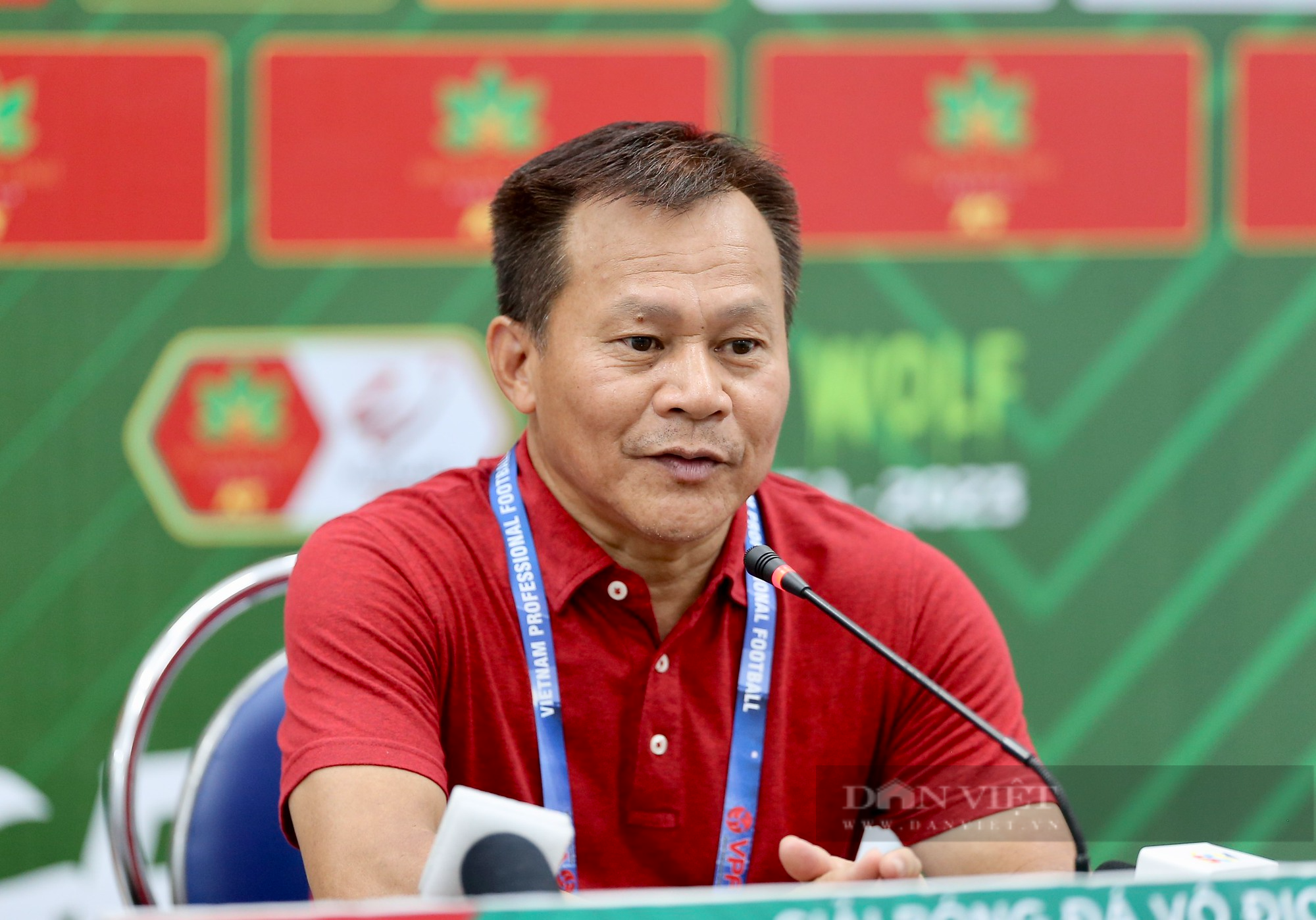 Thua đau, HLV Lư Đình Tuấn nói gì về cặp &quot;song sát&quot; Tiến Linh - Rimario - Ảnh 2.