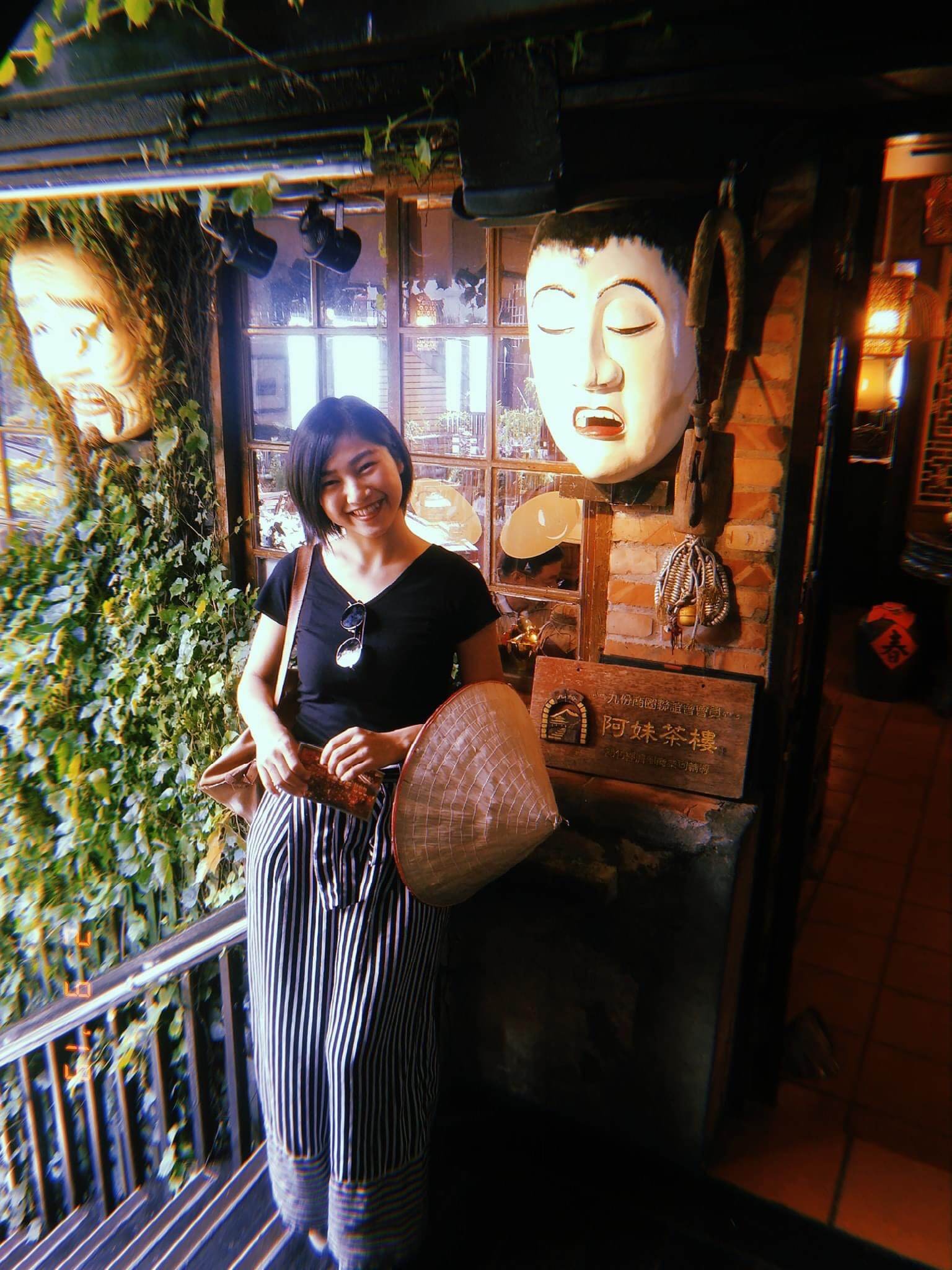 Dàn sao &quot;Bộ tứ 10a8&quot; sau 14 năm: Người nổi tiếng Vbiz người &quot;lặn mất tăm&quot; - Ảnh 6.
