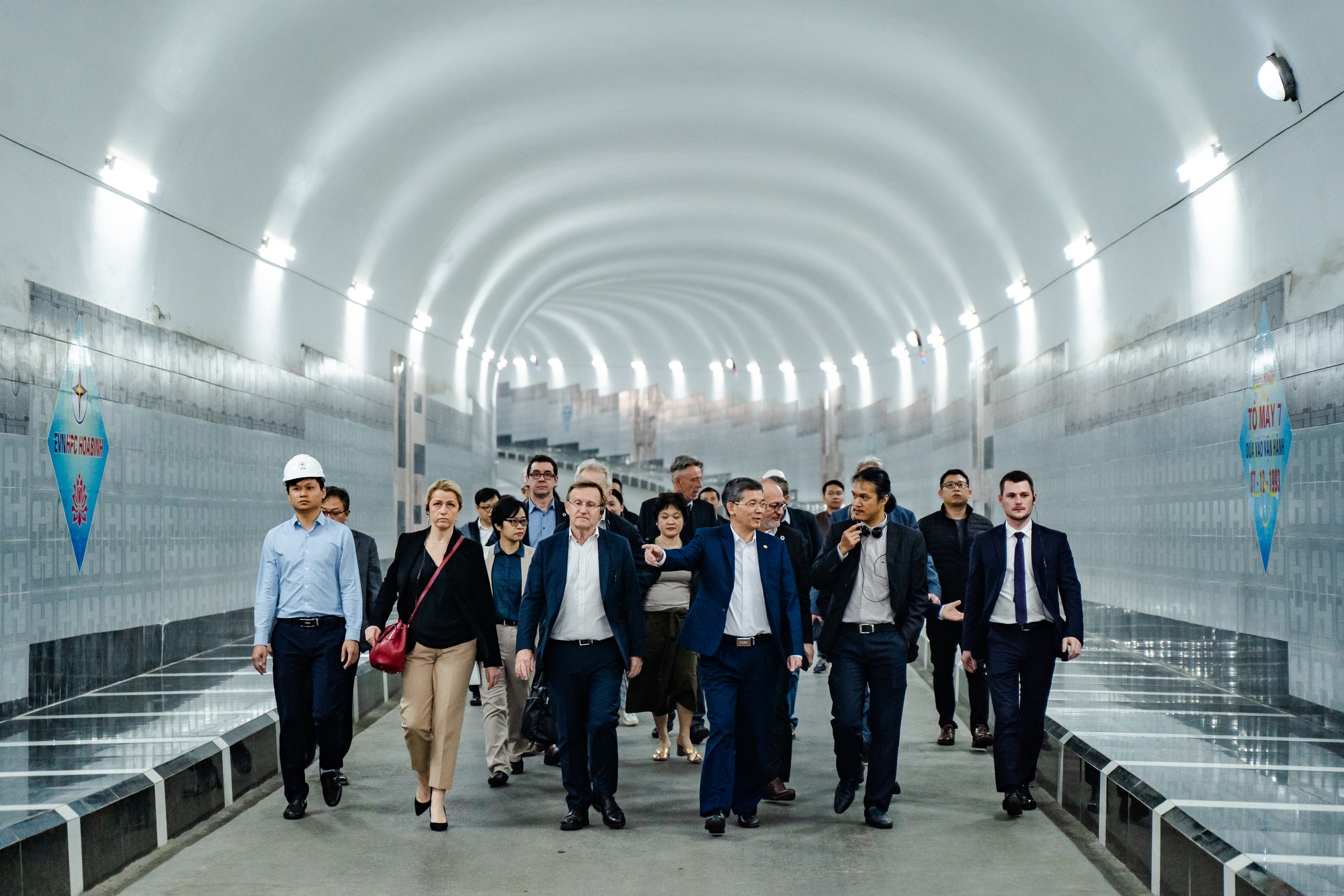 Tổng Giám đốc AFD thăm và làm việc với EVN - Ảnh 2.