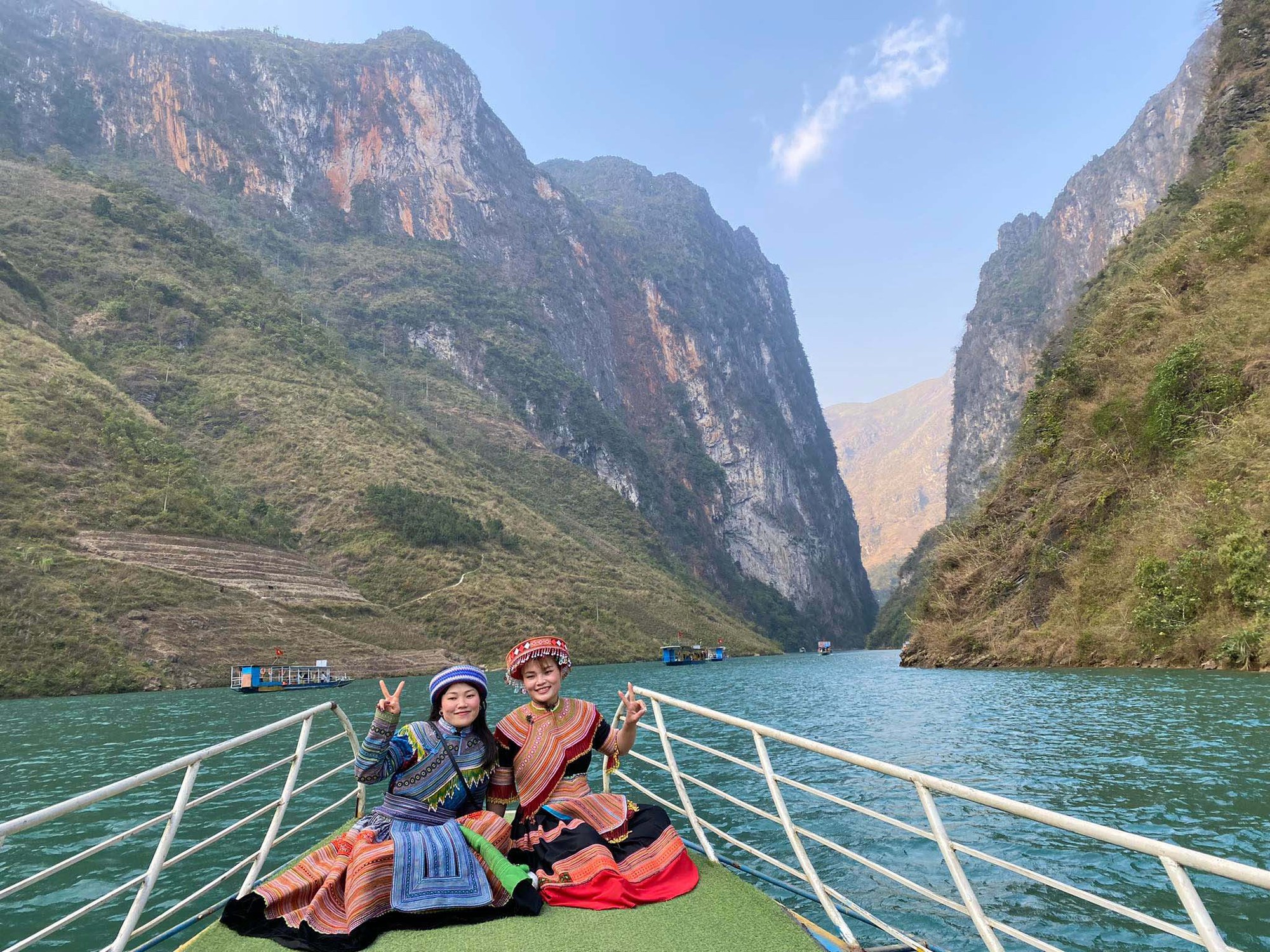 Cần loại bỏ những &quot;biến tướng&quot; từ tour du lịch giá rẻ - Ảnh 2.