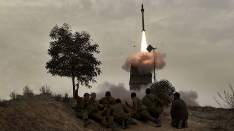 Israel tuyên bố xem xét cung cấp Iron Dome cho Ukraine, Nga cảnh báo 'nóng' - Ảnh 1.